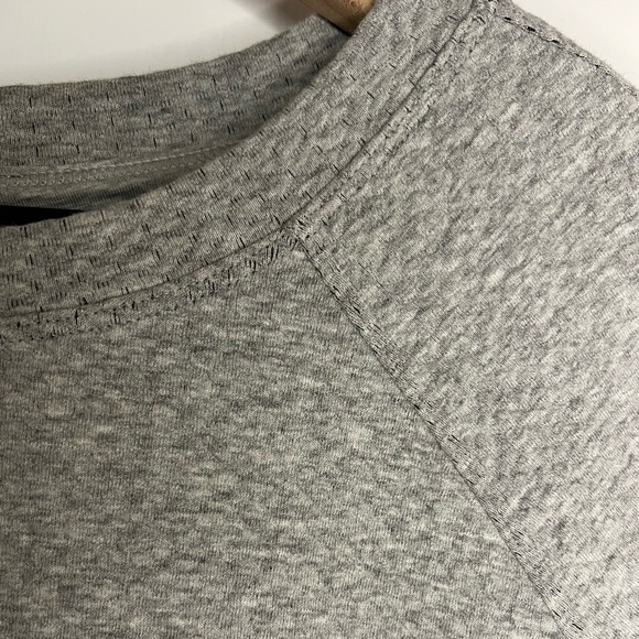Lululemon light grey Women’s At Ease Crew Neck sz 12 - Picture 3 of 3